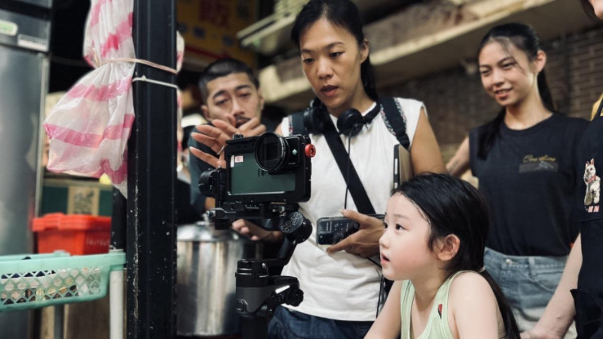 導演鄒時擎花了25年完成《左撇子女孩》。(圖/光年映畫提供)