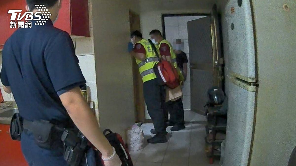 桃園獨居男失聯多日!警聞「屋內異味」急破門…見他倒浴室急救命