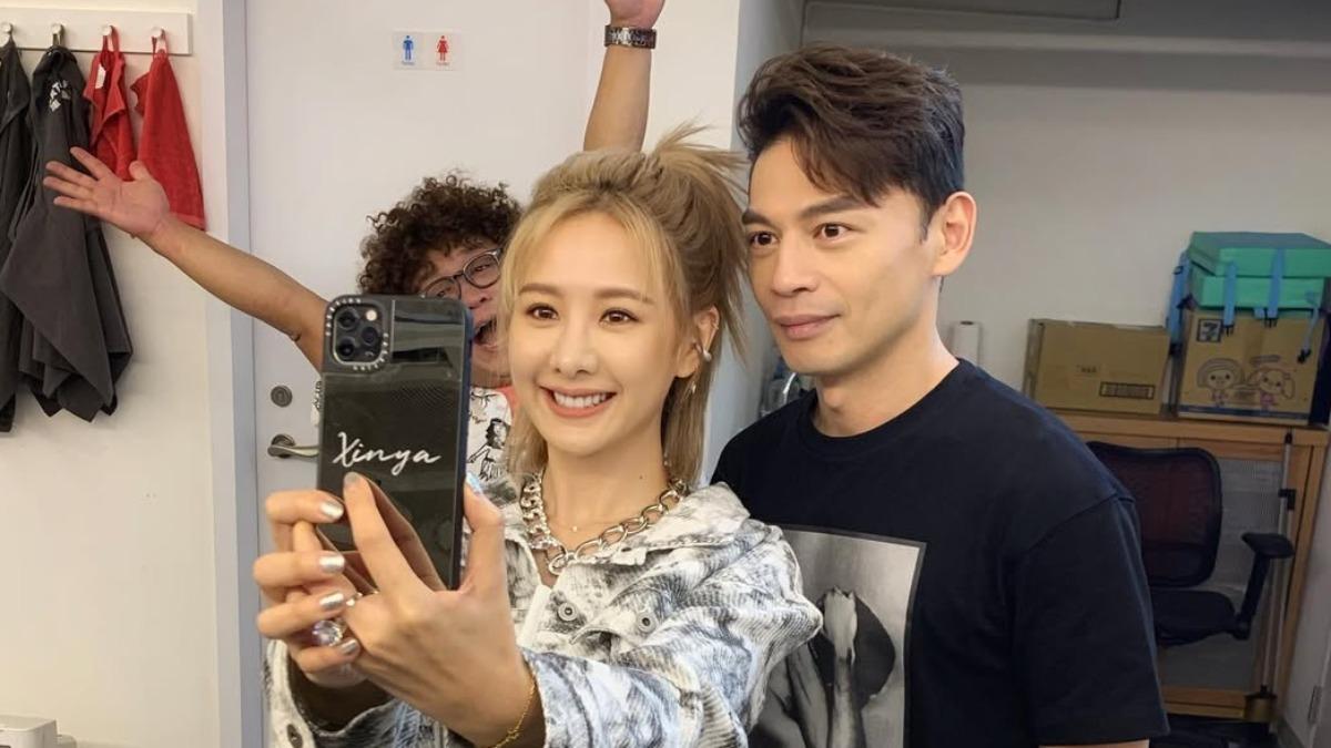 不少網敲碗阿Ken與安心亞結婚，不過阿Ken卻笑說兩人「端不出好菜」。（圖／翻攝阿Ken臉書）
