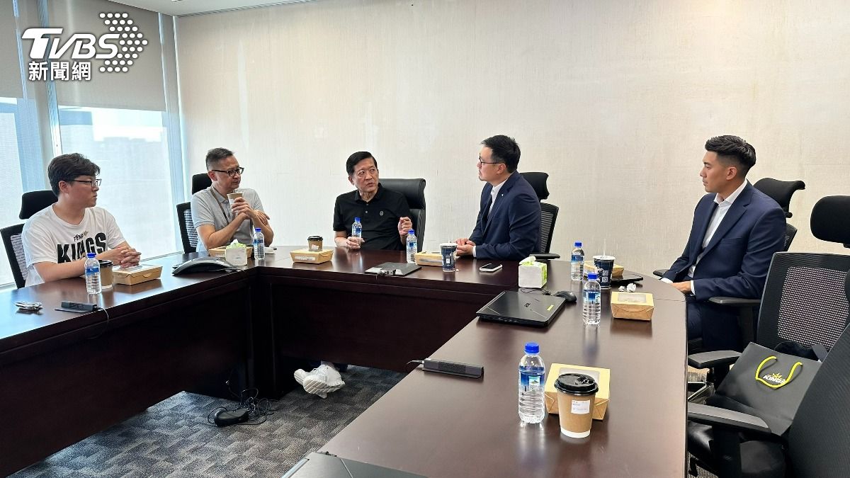新北國王與TVBS信望愛永續基金會合作公益計畫。(圖/TVBS)
