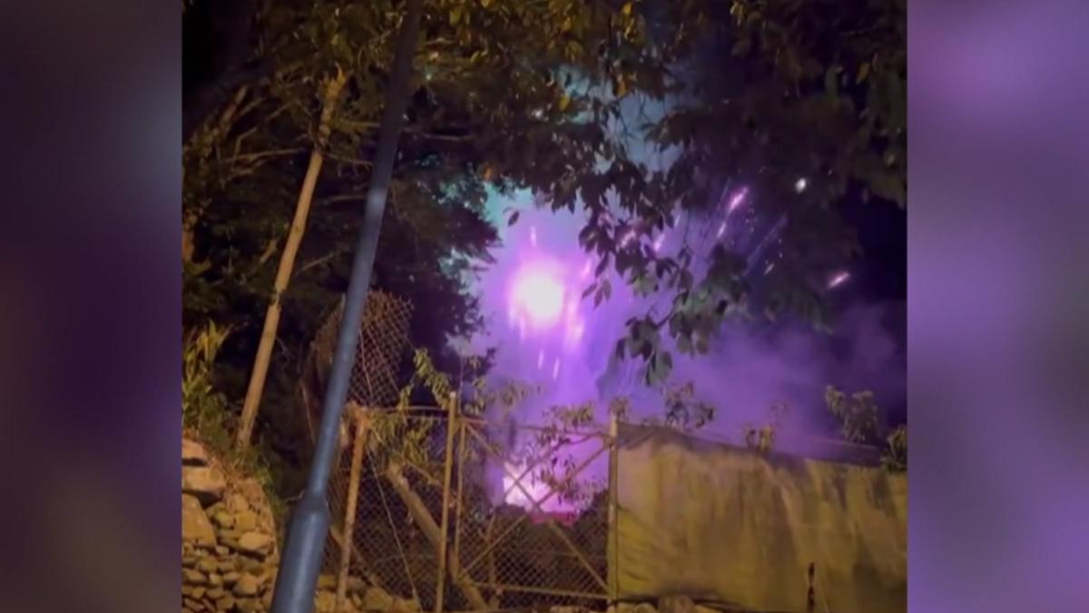 年輕人在山區放「高空電子煙火」 違三大法規恐罰43萬。(圖/民眾提供)