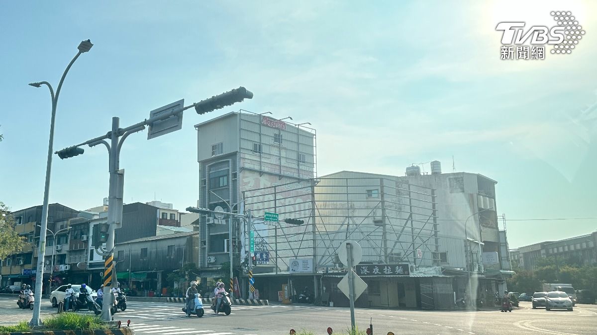 觀察/台南「妃憲看板戰」停火!大型看板全拆光幾消失 原因曝光