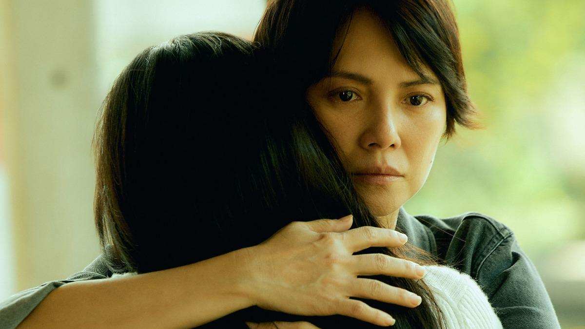影評盛讚《回魂計》為「今年必看懸疑影集」。 (圖/Netflix提供)