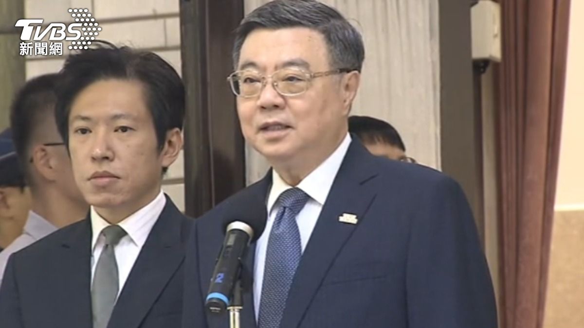 行政院長卓榮泰說明普發現金一事。(圖/TVBS)