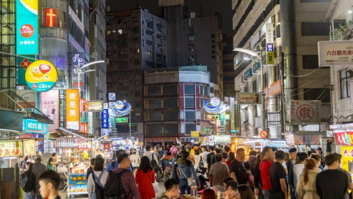 高雄六合夜市。(圖/翻攝自高雄旅遊網)