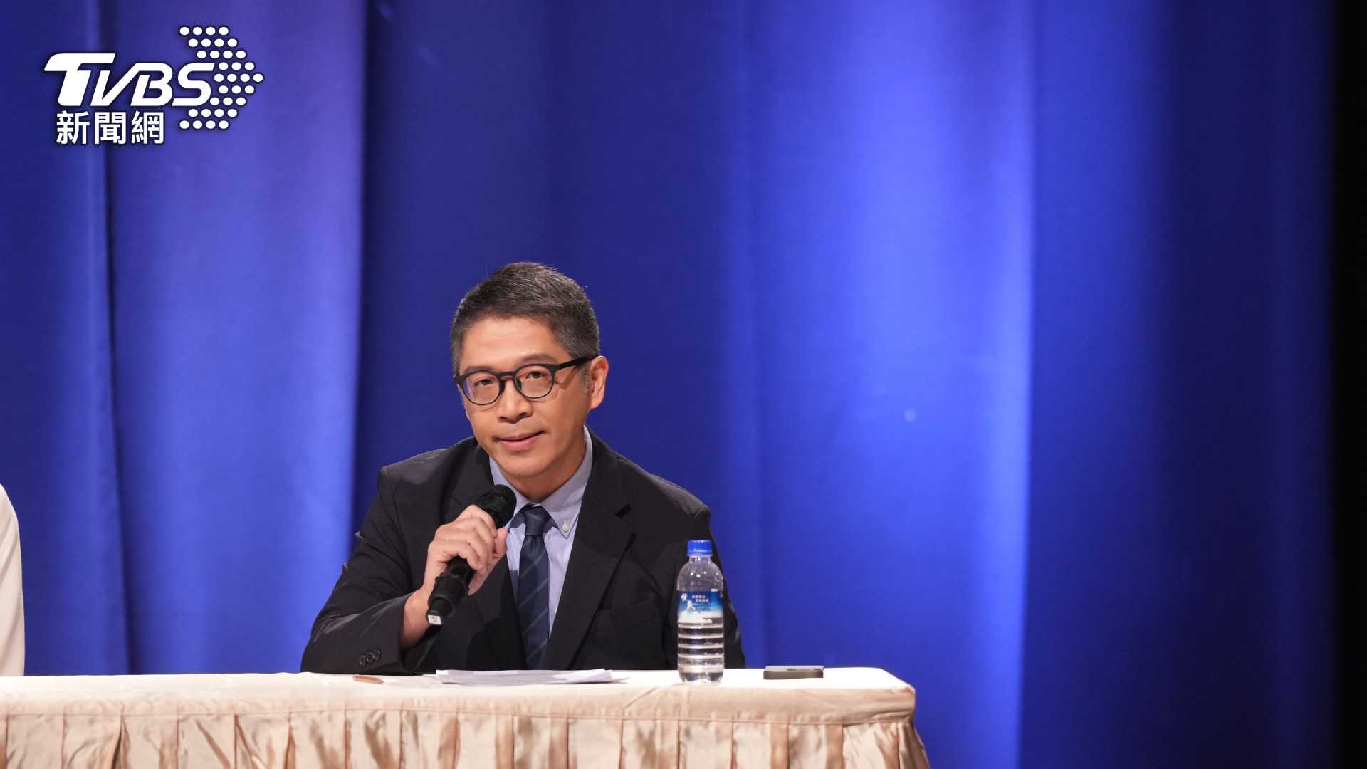 TVBS 新聞部副理樊啓明代表媒體提問「如何爭取年輕族群的認同」，再度掀起6位候選人熱烈交鋒。(圖／TVBS)
