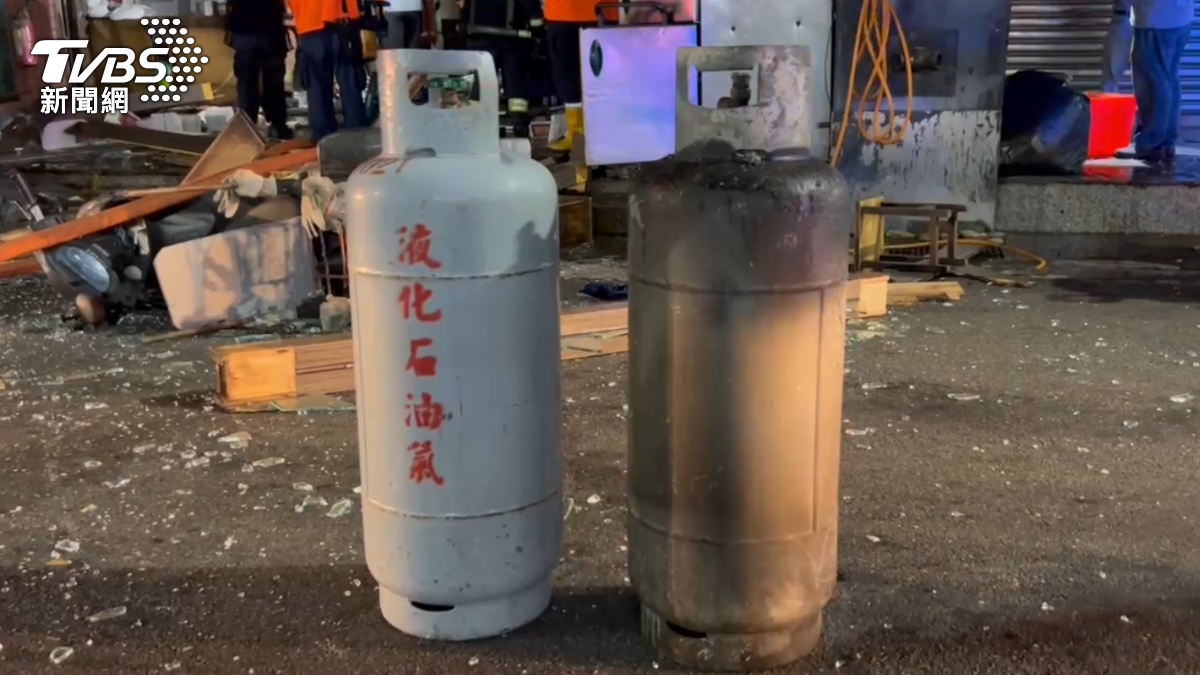 吧檯區瓦斯桶突氣爆,7人被炸傷送醫。(圖/TVBS)