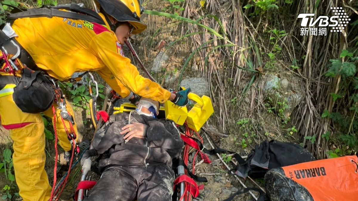 中秋耍猴!16歲男「無照飆山路」墜70米深谷 奇蹟獲救