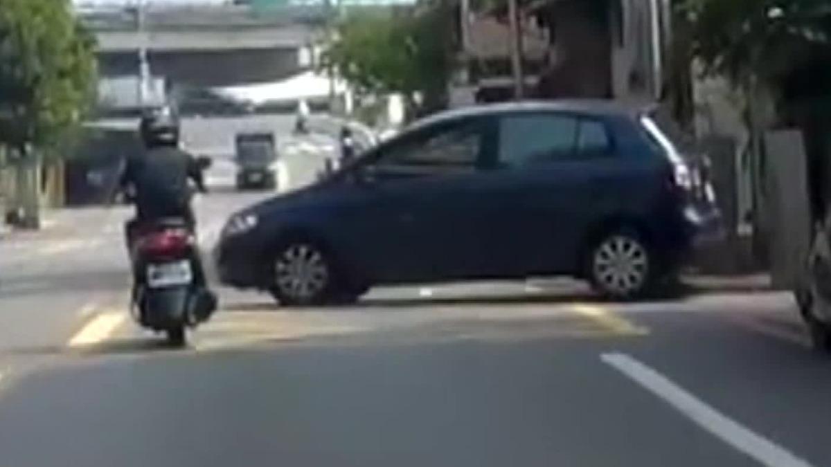 新竹機車撞汽車「安全帽秒噴飛」!沒扣好...致死率竟比沒戴高