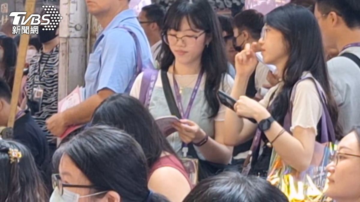 女性參與者名額首次在數小時內就被搶光,讓人聯想到搶購演唱會門票的盛況。(圖/TVBS)