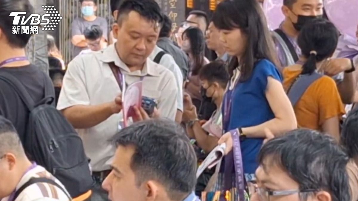 才終於順利報上名,感嘆名額真的是一位難求。(圖/TVBS)