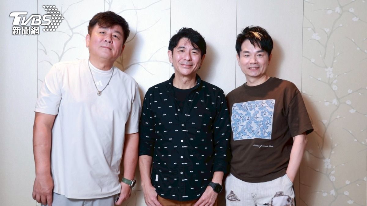 劉家榮(左起)、荒山亮、李明洋10月18日將在中興大學惠蓀堂開唱。(圖/黃城碩攝)