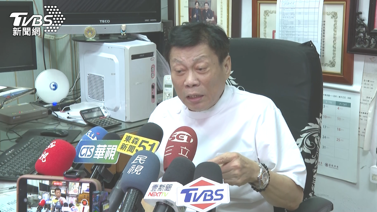 法醫科主任 高大成:「(心臟)一秤250公克 這個長期 最少半年營養不良 心臟如果少100公克 不到三分之一 就是萎縮 標準的營養不良」(圖/TVBS)