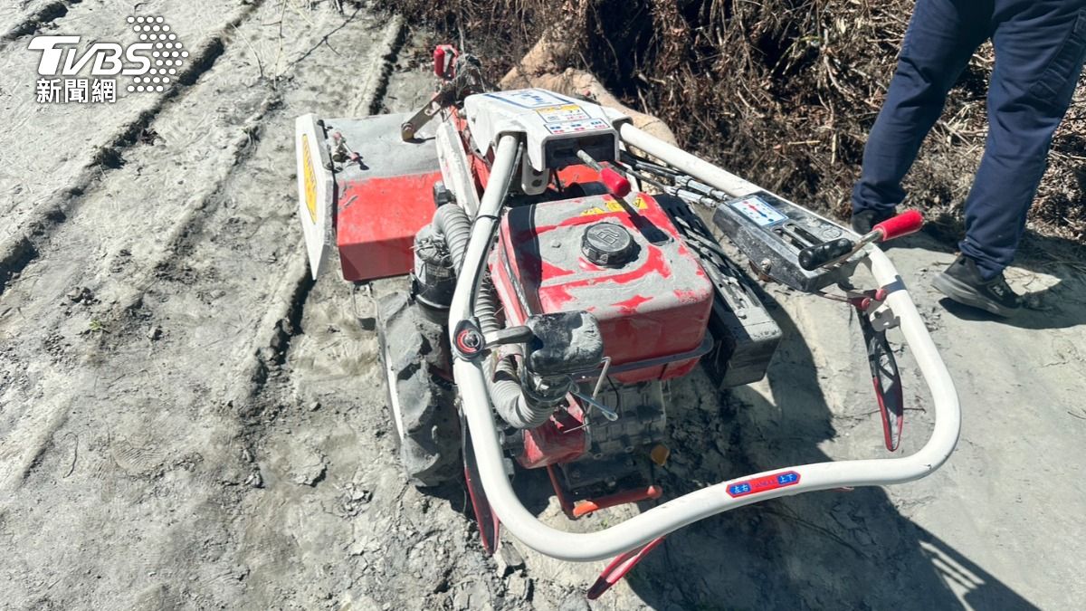 竊賊鎖定光復鄉災區，偷走推土機和圓鍬遭逮。 (圖／TVBS)