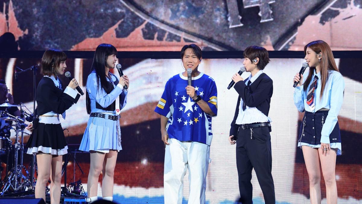BOOM!怪物星人邀玖壹壹洋蔥合唱〈748情人節〉。(圖/相信音樂提供)