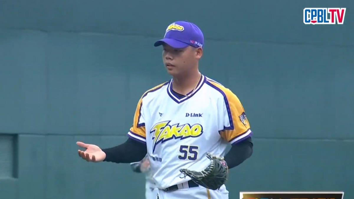 中職選手台鋼雄鷹投手伍祐城,涉及賭博遭重罰7萬並禁賽5場(圖/CPBL YT)