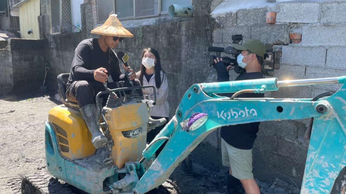 熱心網友前往救災幫忙。（圖／網友317jta授權提供，請勿未經許可翻拍以免侵權）