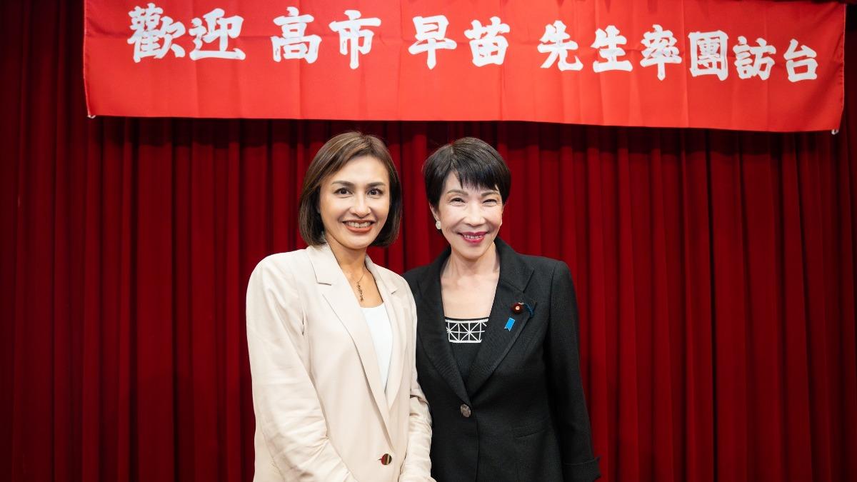 高市早苗當選日本自民黨新總,民進黨立委邱議瑩發出合照表示祝賀。(圖/邱議瑩辦公室提供)