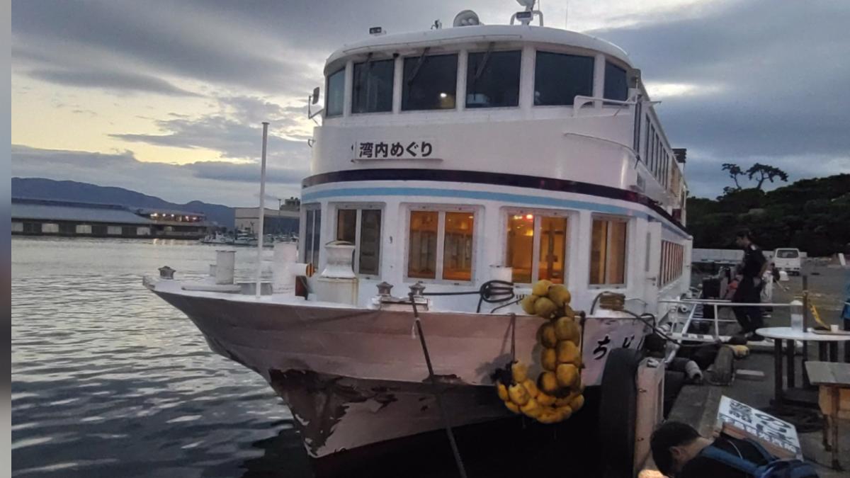 日本觀光船衝撞岸壁!13人摔下樓梯負傷 現場慘況曝