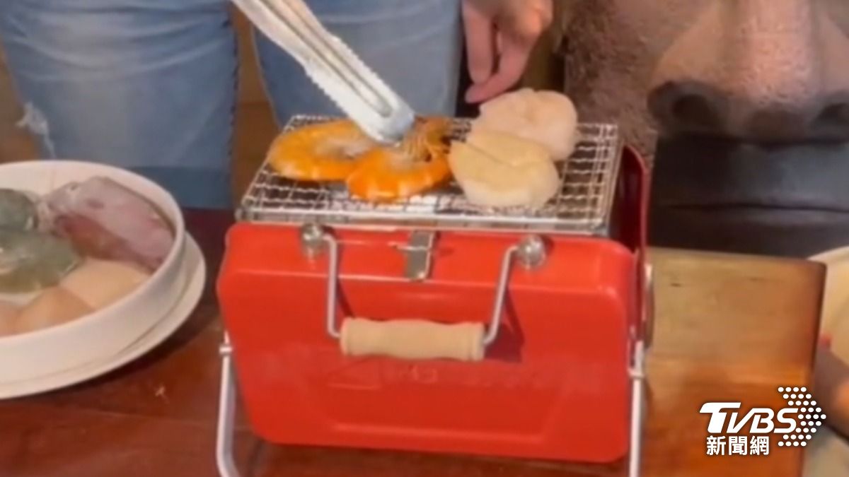 迷你攜帶型烤肉架。（圖／TVBS）