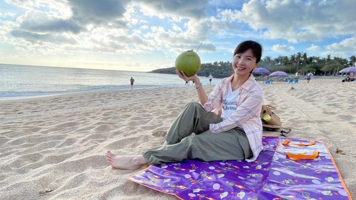 美女主播離婚「憂鬱幻聽」!爸離世2月獲金鐘雙入圍 牌位前落淚報喜