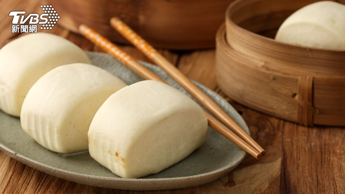 白饅頭少了油脂與多餘添加物，較不會造成血糖起落。（示意圖／shutterstock達志影像）