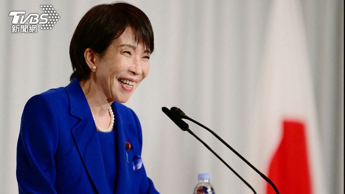 挑戰接踵而至,高市早苗的笑容還能維持多久?(圖/達志影像美聯社)