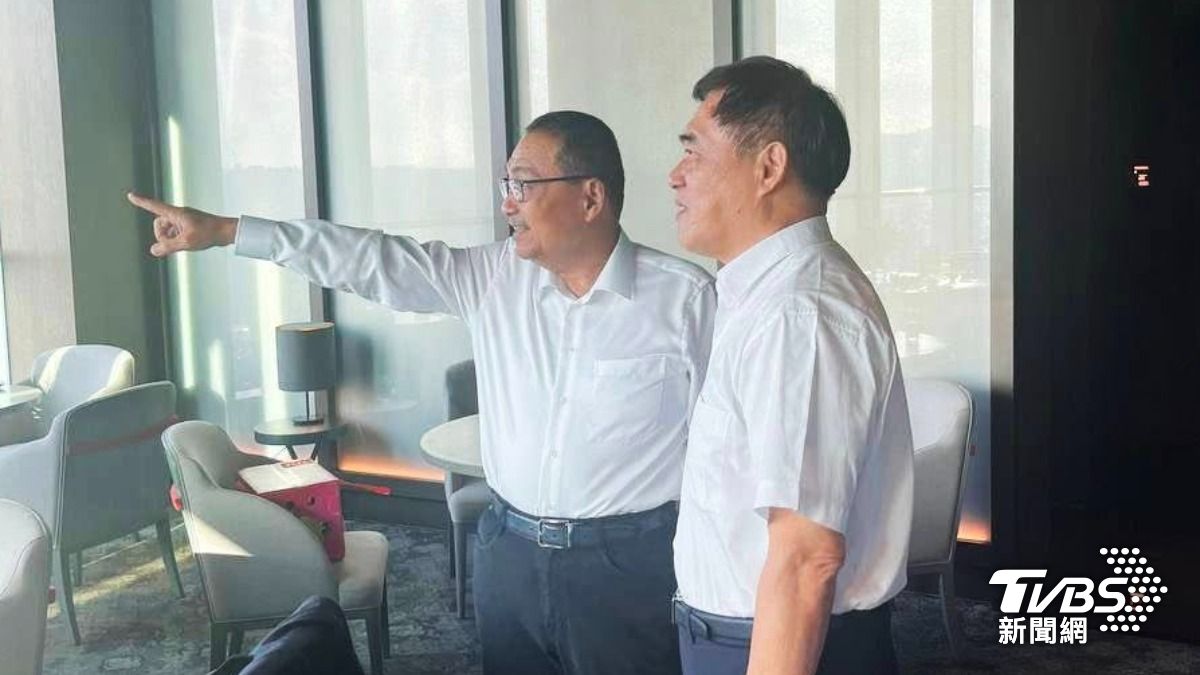 新北市長侯友宜表態支持郝龍斌參選國民黨主席。(圖/TVBS)