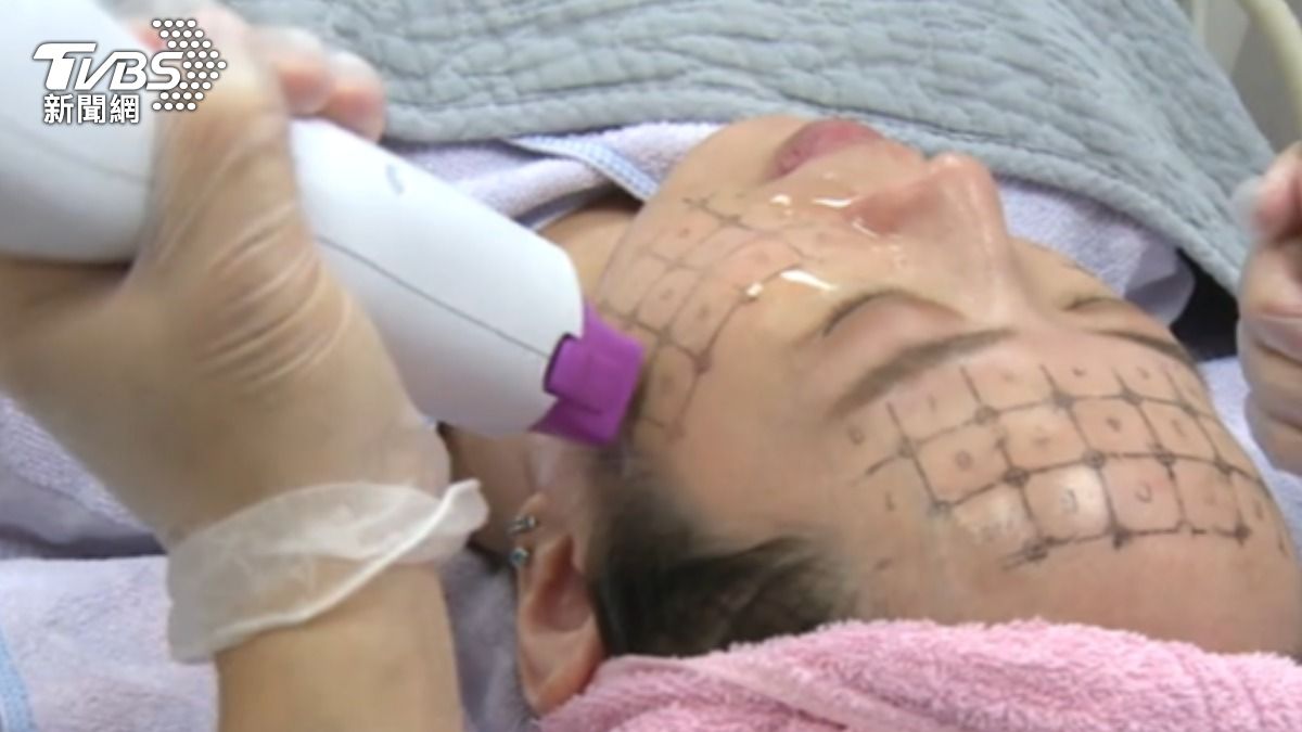 衛福部出手,杜絕直美潮。(圖/TVBS)