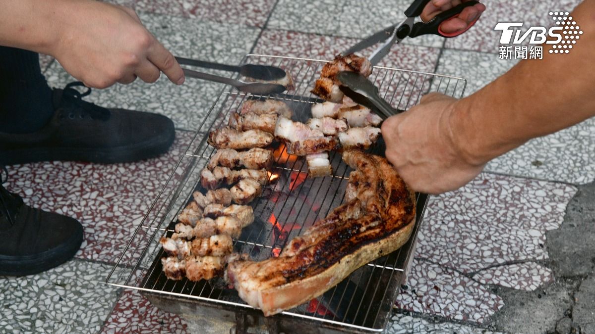 中秋去別人家烤肉=沒教養?母親一席話她傻眼 網怒:根本情勒