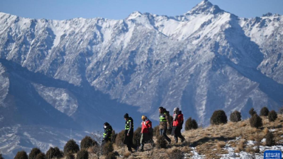 奪命連假!登山客困4000公尺青海老虎溝 1死137人獲救