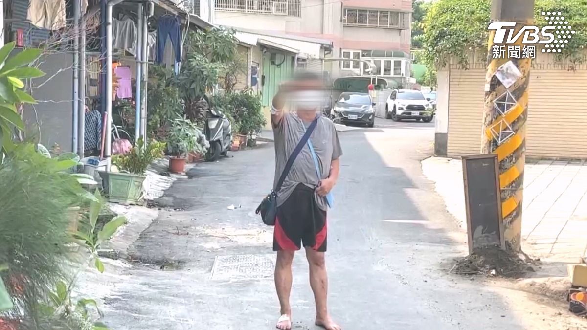 黃姓男子在被強制就醫後於10月7日出院，隨即要找檢舉人理論。（圖／TVBS）