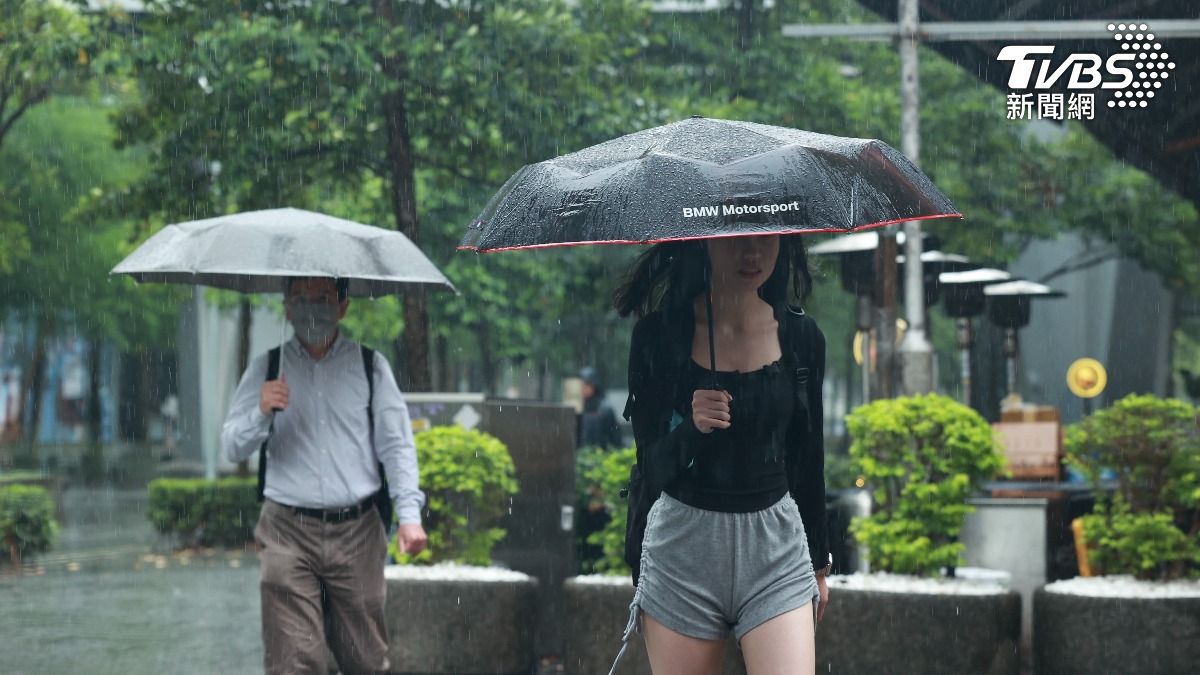 天氣／首波東北季風明報到！大台北、東部變天　國慶連假再回炎夏