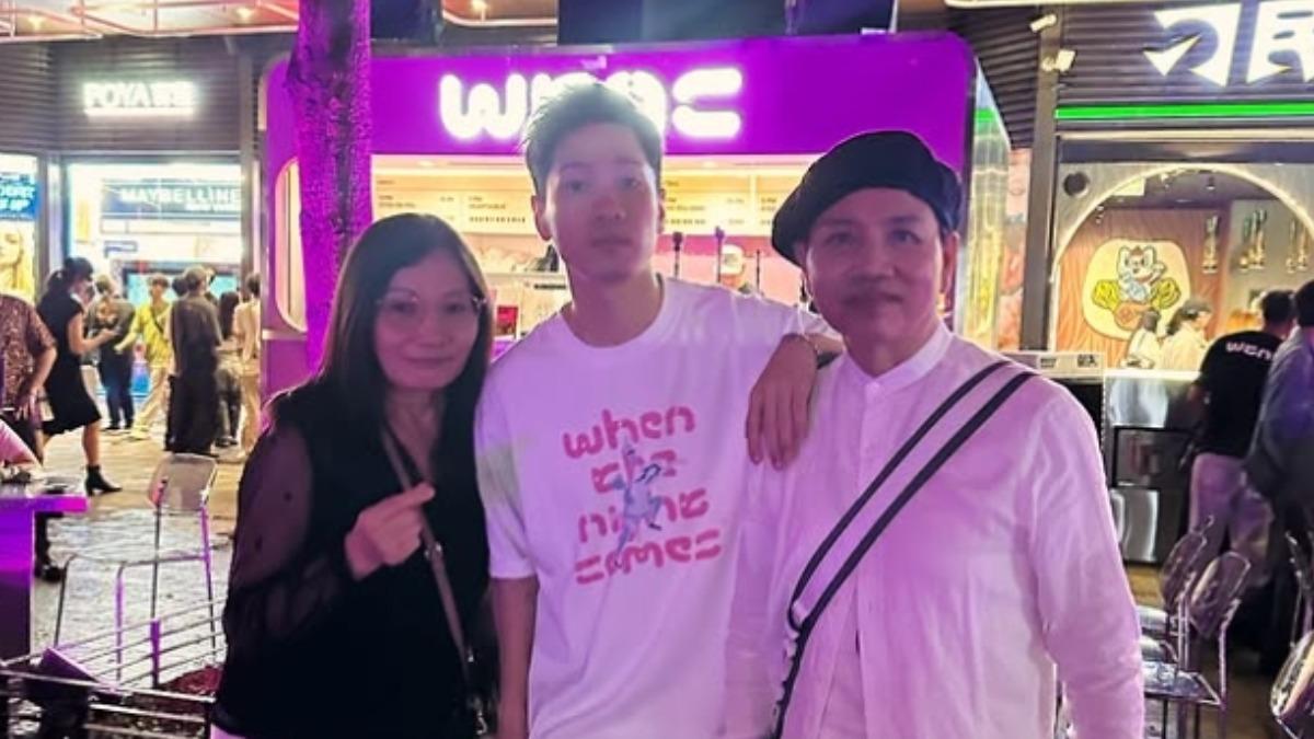 陳凱倫一家三口。(圖/翻攝自IG)