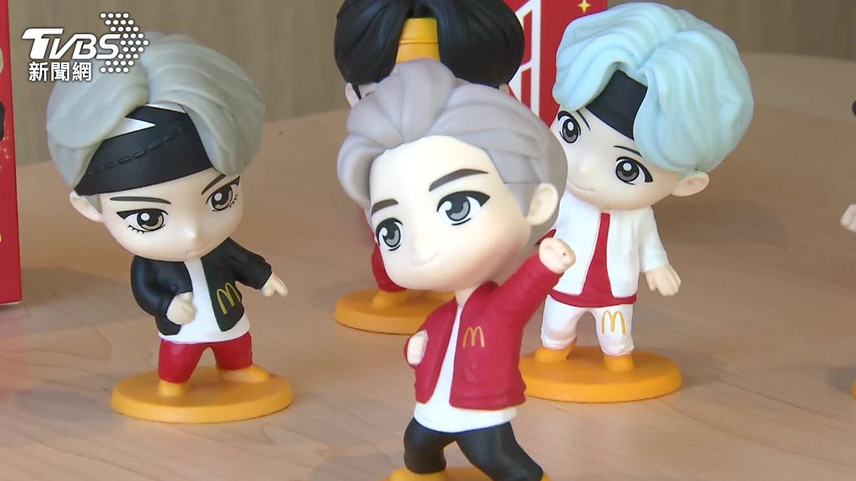 麥當勞BTS公仔開賣!7款盲盒開箱 粉絲提早排隊搶買