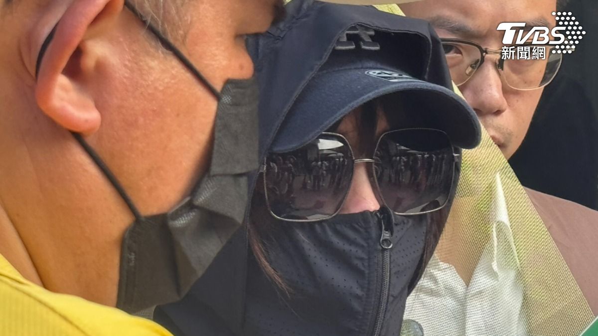 女兒談及母親時情緒潰堤、說不出話。（圖／林雅婷攝）