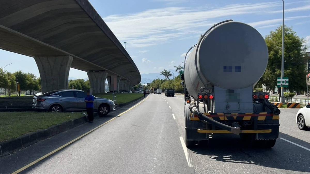 宜蘭191線道車禍!大車未注意 小客車遭推撞失控衝草叢