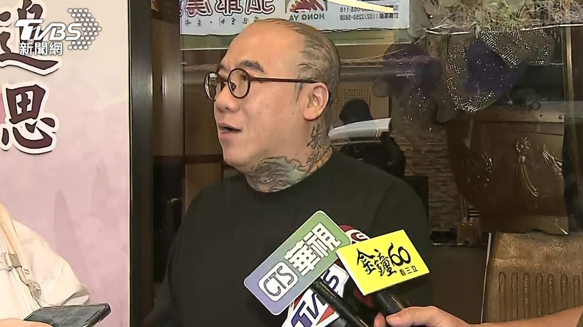 顏正國遺孀「以淚洗面」不穩!鋼鐵爸:她每天只睡3小時 遺照曝光