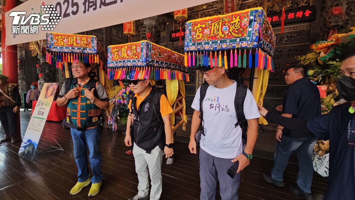 揹媽祖上北大武　不燒金紙不放炮　祈求台灣平安