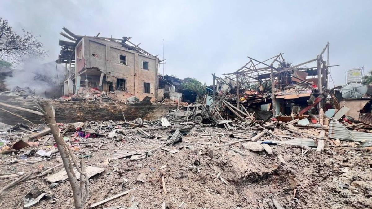 緬甸軍政府血洗慶典！滑翔傘空襲釀24死　孩童被「炸成碎片」