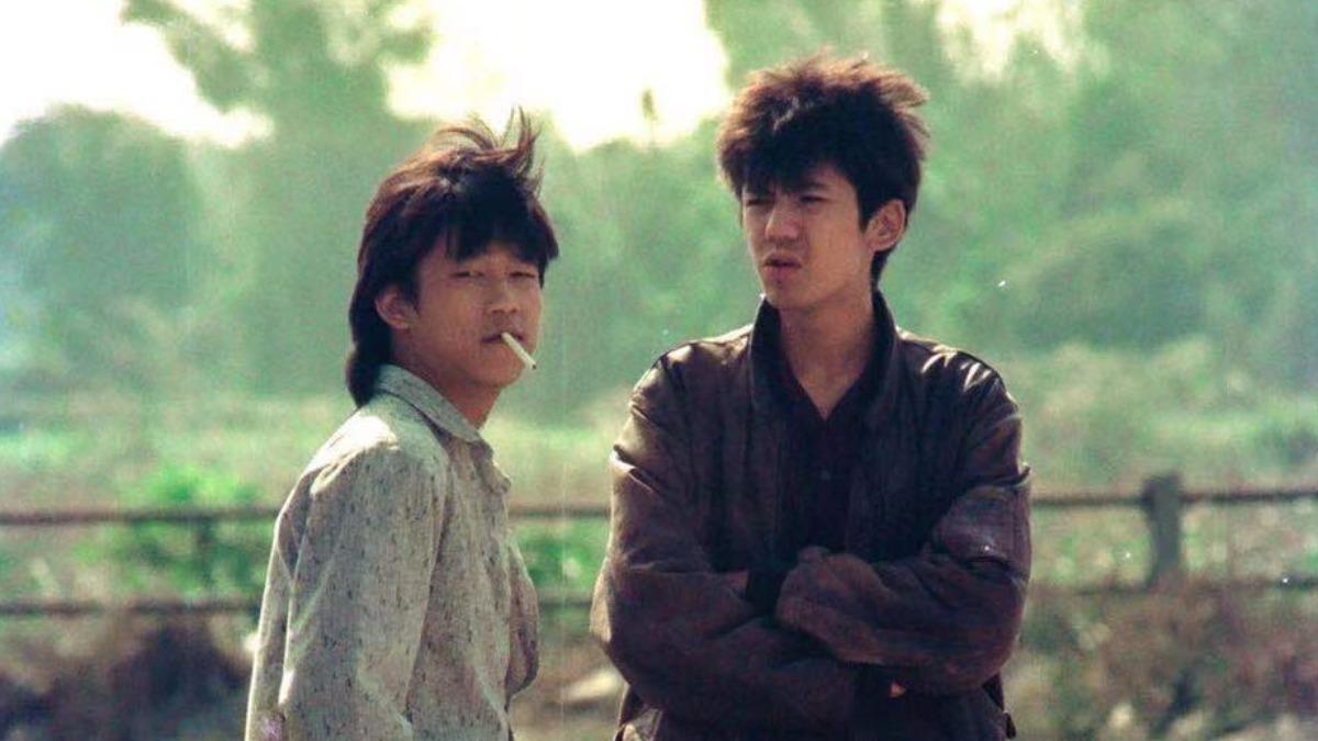 《少年吔,安啦!》描述阿國與阿兜仔經常在卡拉OK店鬧事。(圖/翻攝高捷臉書)