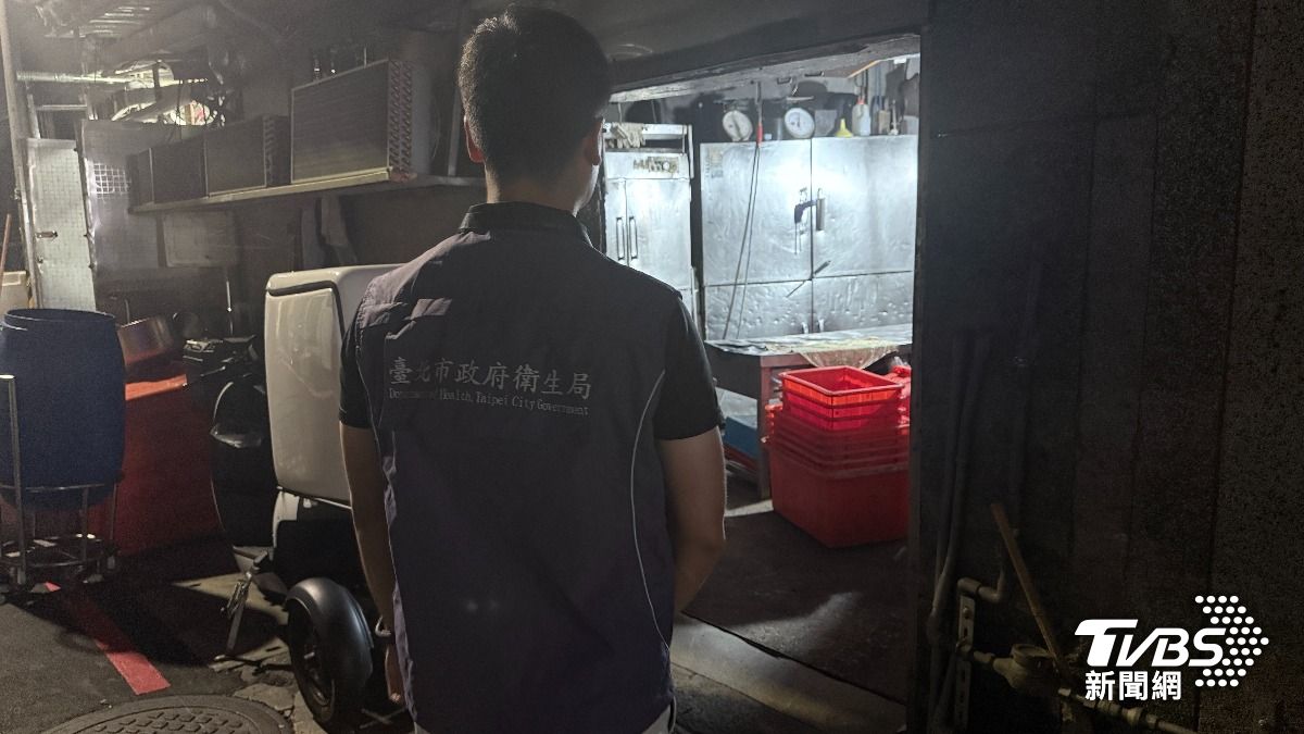 黑心豬腸遭罰。(圖/TVBS)
