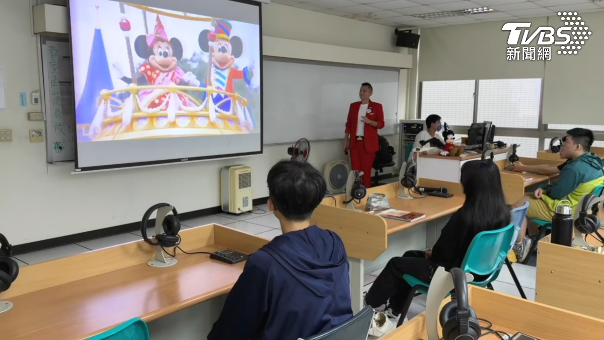 美國迪士尼樂園首次來台招募實習生,提供為期一年的帶薪實習機會(圖/TVBS)