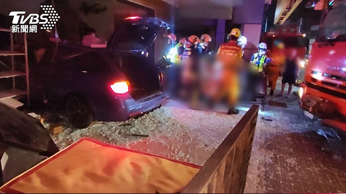 茶行搬家才39天　車撞入87歲老母亡。(圖／TVBS)