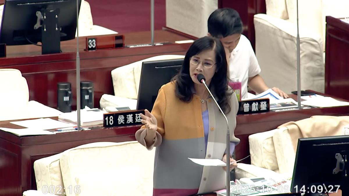 台北市議員秦慧珠開轟蔣萬安、李四川。(圖/翻攝自台北市議會YT頻道)