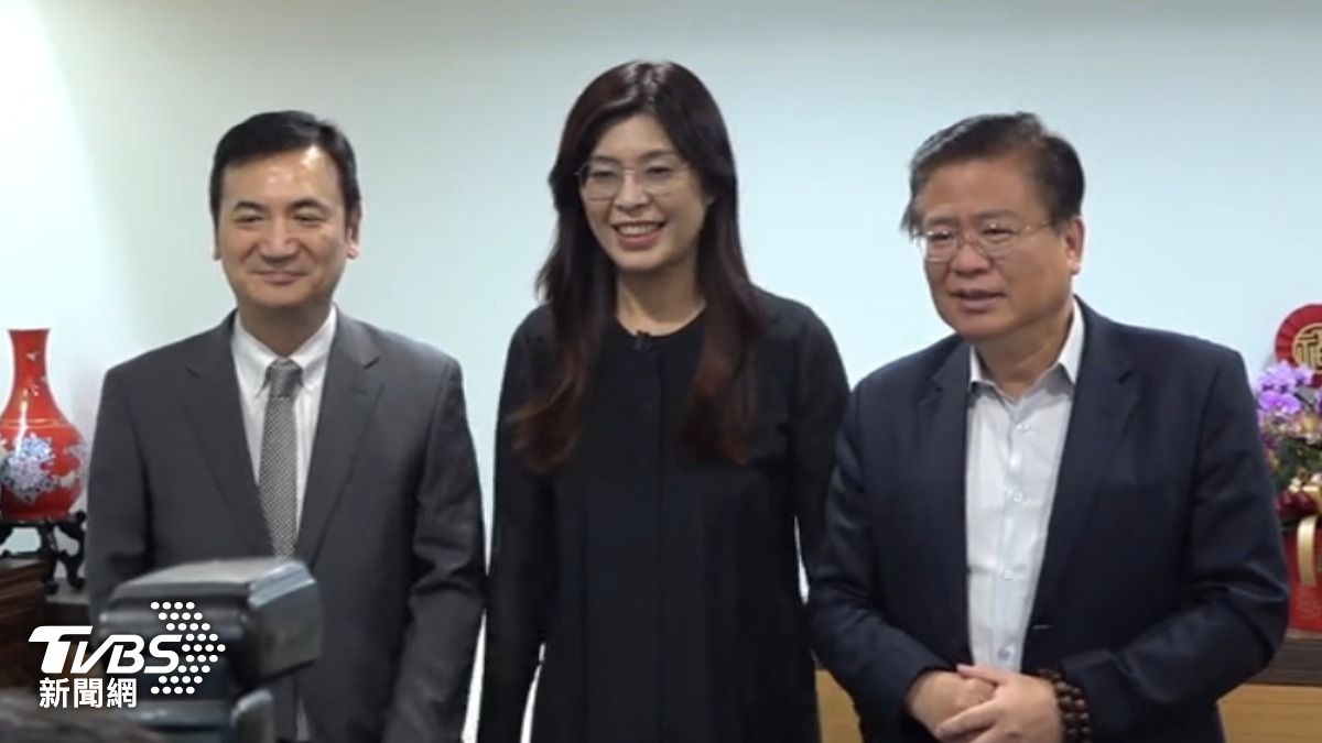 國民黨主席候選人鄭麗文,拜會商總理事長許舒博。(圖/TVBS)