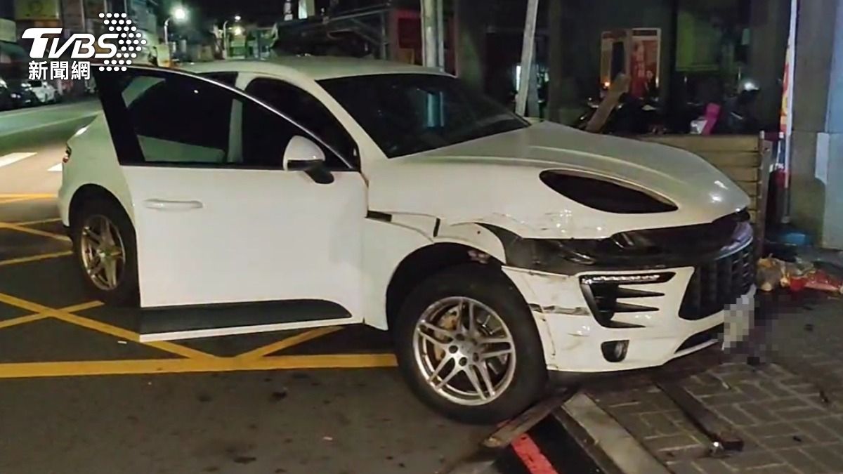酒後找代駕反釀禍!男子「一聲咳嗽」昏迷 車主眼睜睜看車撞上變電箱