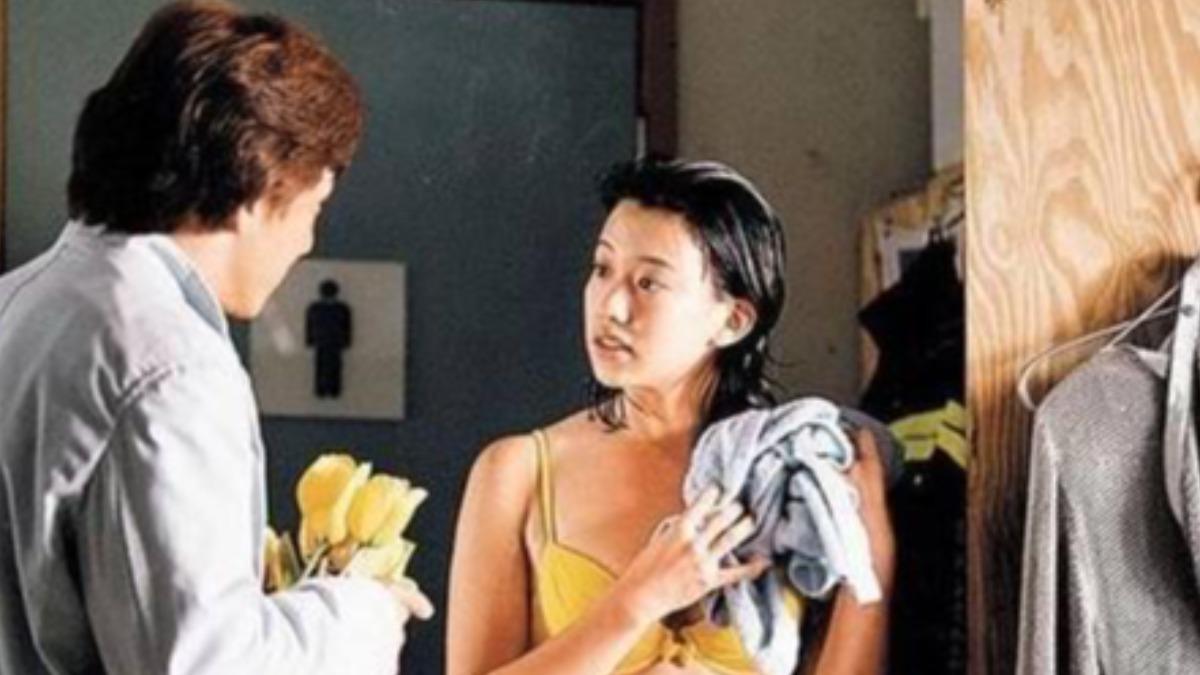 吳辰君16歲時就被成龍相中演出《警察故事4之簡單任務》。(圖/翻攝自微博)