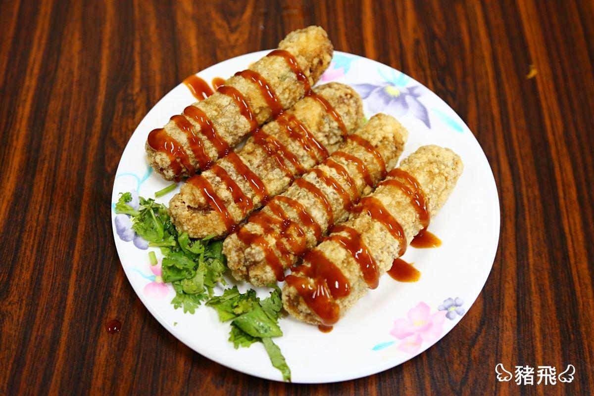 雞卷外皮炸到金黃酥脆,內餡扎實飽滿。(圖/豬飛小姐的彩色生活提供)