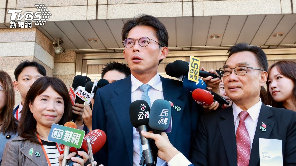 批民進黨撕裂國家 黃國昌仍出席國慶再提「聯合政府」